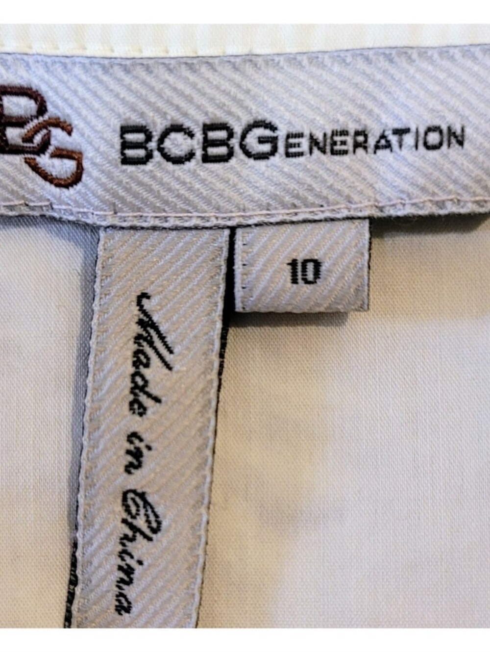 BCBGeneration Shirt Womens Size 10 Cream Pintuck Tuxedo-Style Blouse Victorian - Picture 7 of 12
